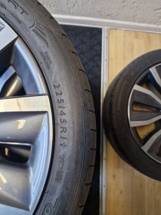 Jante kadjar 225 45 r19 4 anvelope iarna 2 anvelope vara