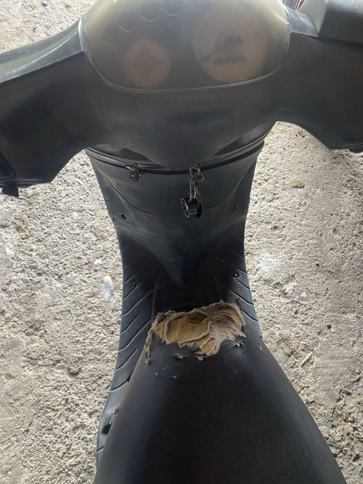 scuter piaggio 4t cu motor de 49cc