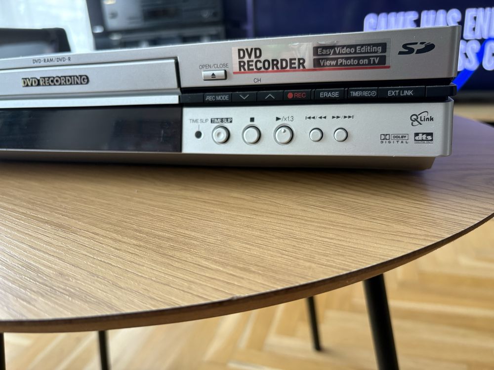 DVD видео рекордер Panasonic DMR-E60