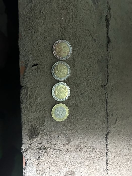 Продам монету 200тг 80жыл за 4.5 милионов все 3