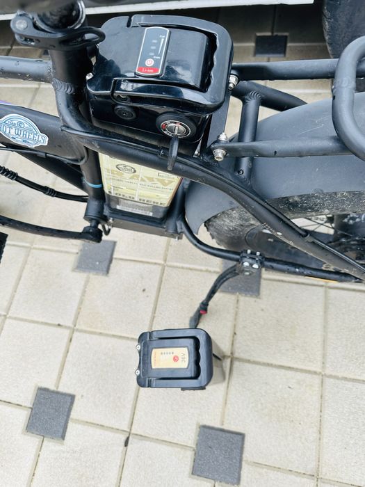 Bicicleta electrica 2 baterii asistat/acceleratie