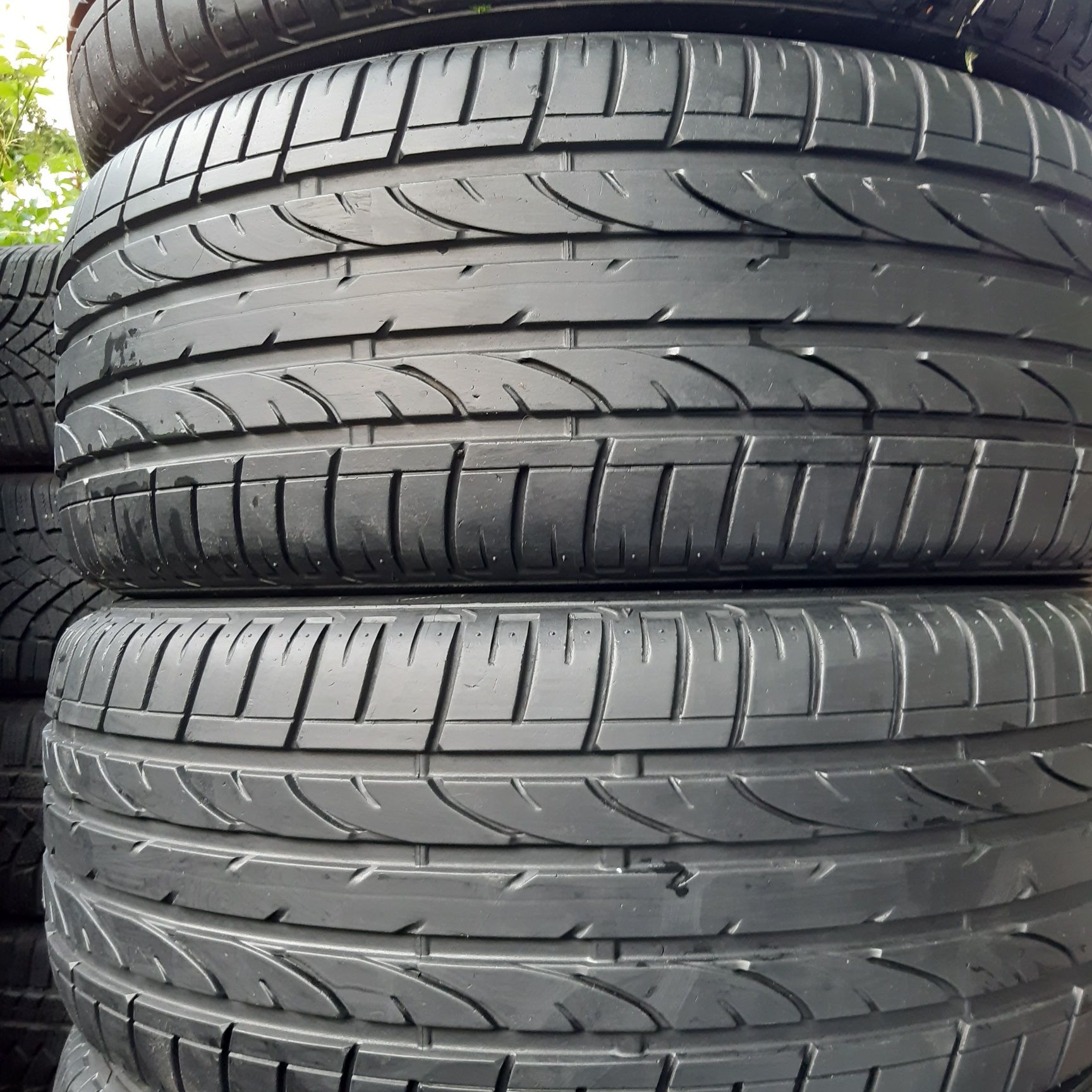 2 anvelope 235/50r18 vară marca Bridgestone preț 200 lei bucata