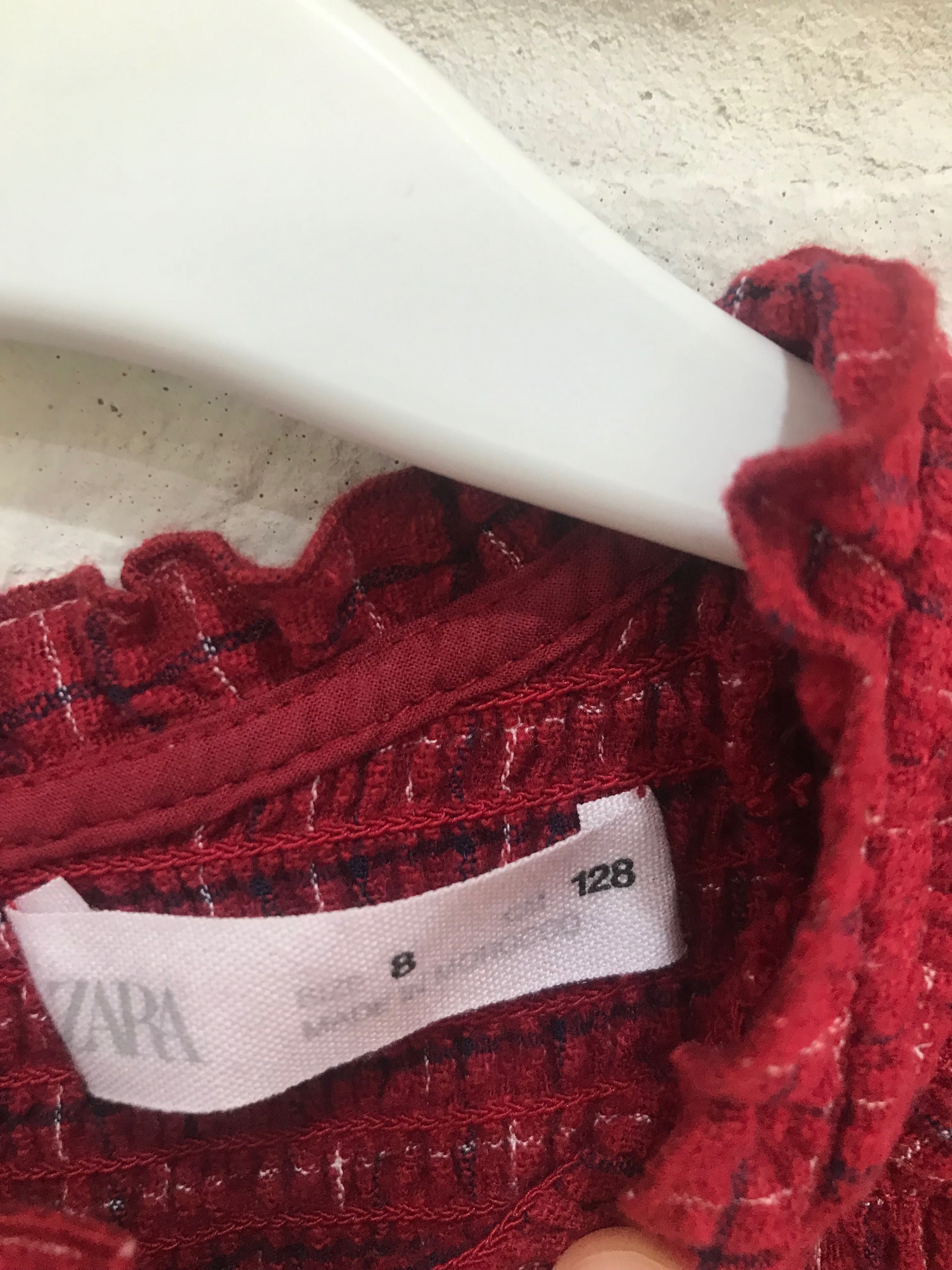 Детска рокля на Zara размер 128