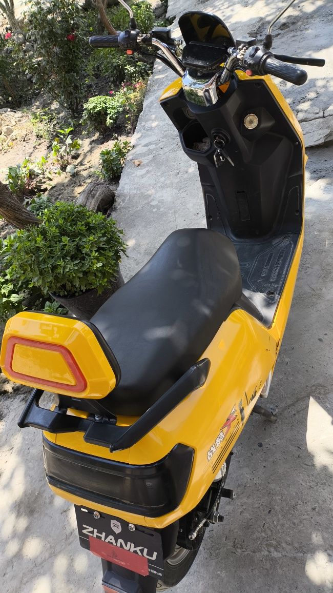 Skuter "F1 TANK"