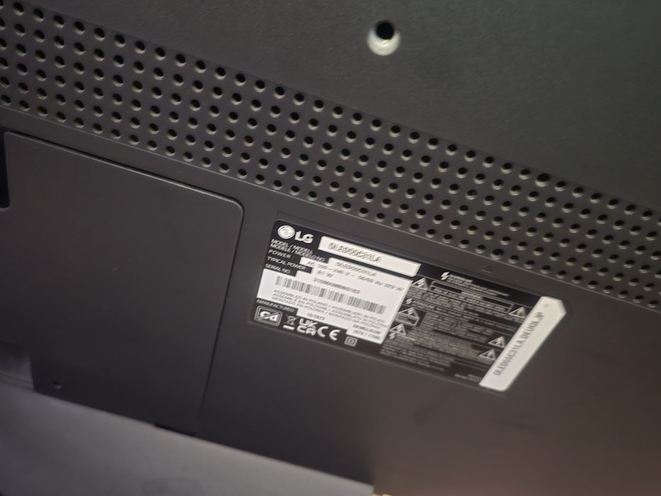 продавам OLED телевизор LG 55" модел 2023г.