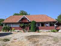 Casa si teren de 2300 mp de vanzare in Mahaceni, com Unirea, jud Alba