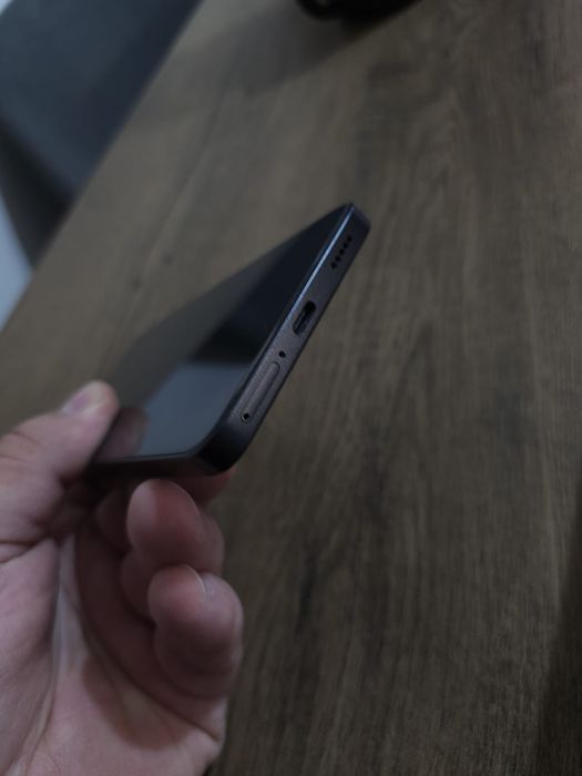 Vând Xiaomi 14T în garanție