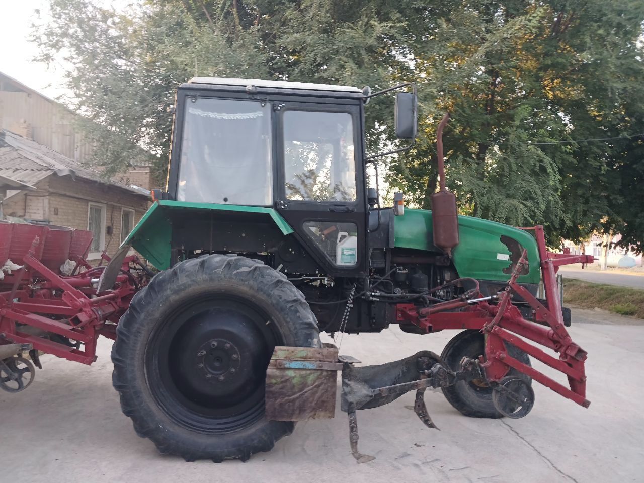 TRAKTOR ТТZ-811 holati yaxshi