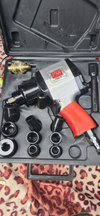 Пневматический ударный гайковерт новый .