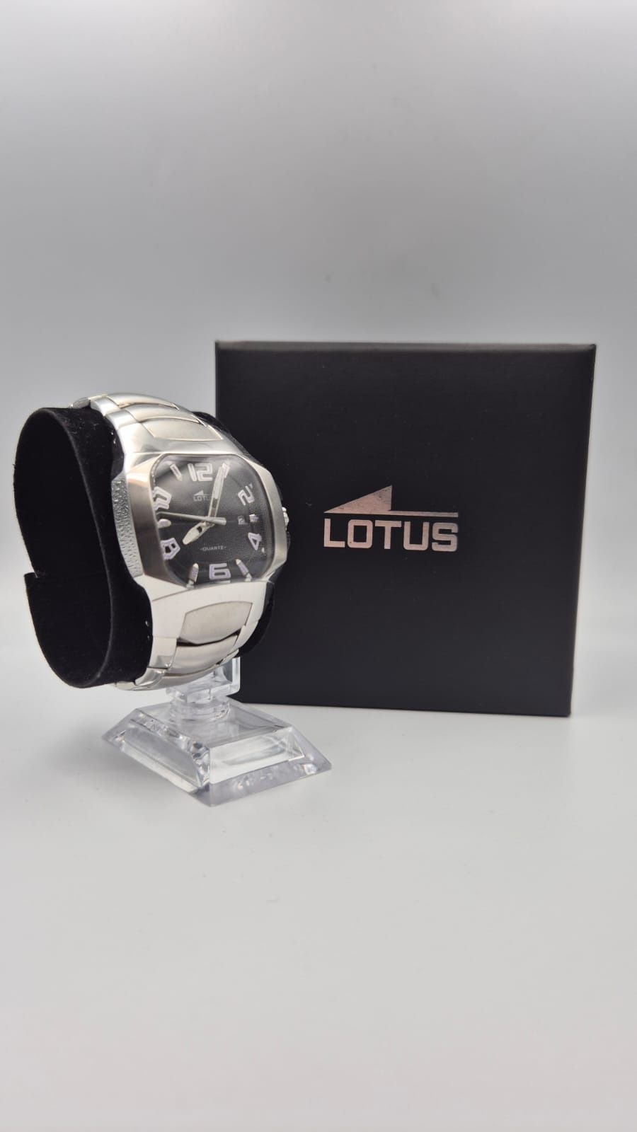 Amanet F28: Ceas Lotus 15503