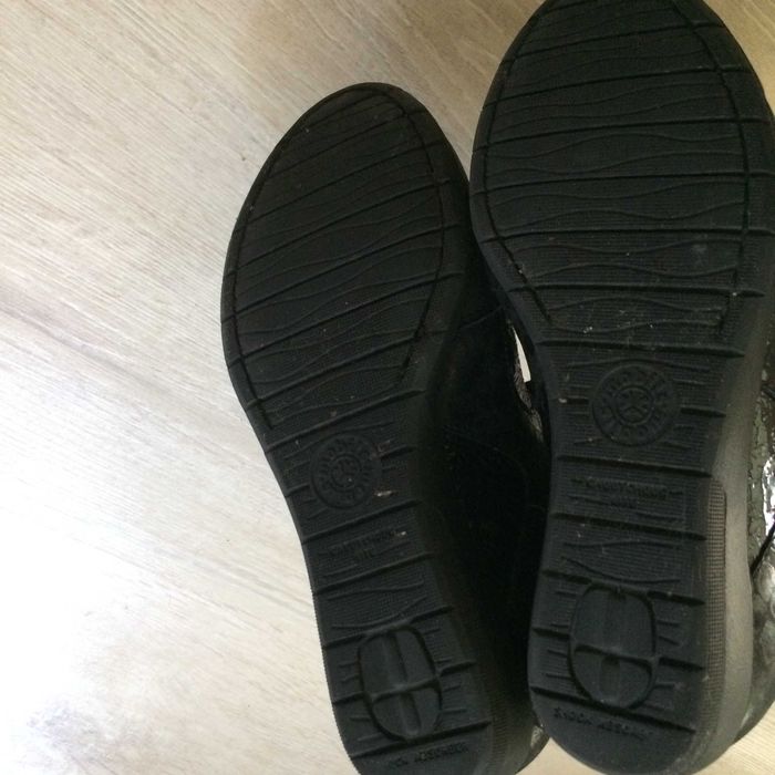 Черни удобни обувки Mephisto.