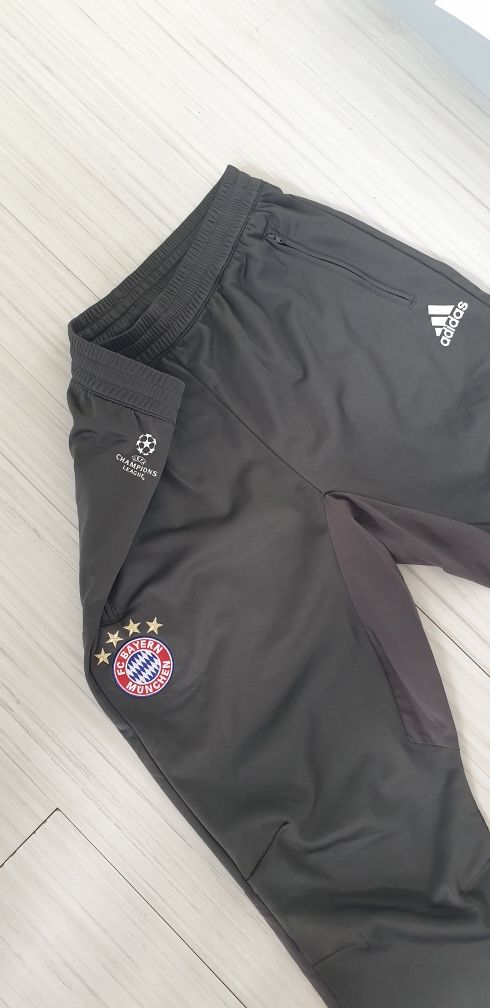 Adidas Bayern Munchen Champions League  XL НОВО! ОРИГИНАЛ! Mъж долнище
