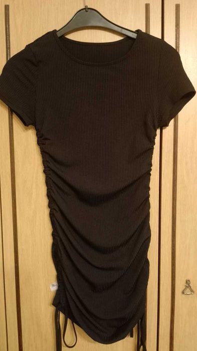 Две къси роклички