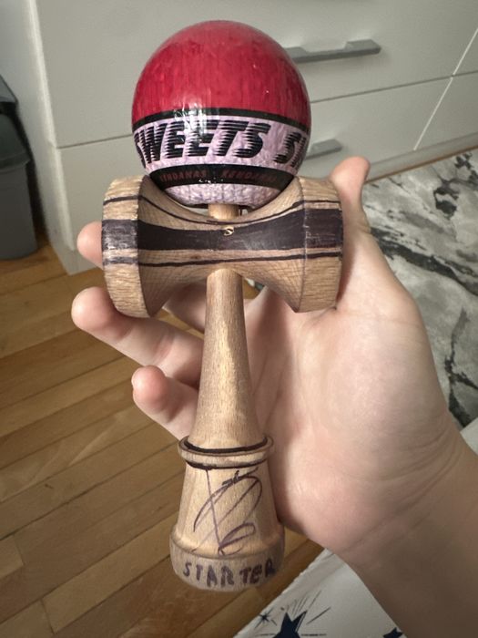 Kendama sweets starter rosie semnata de xremus+cutie si ata de schimb