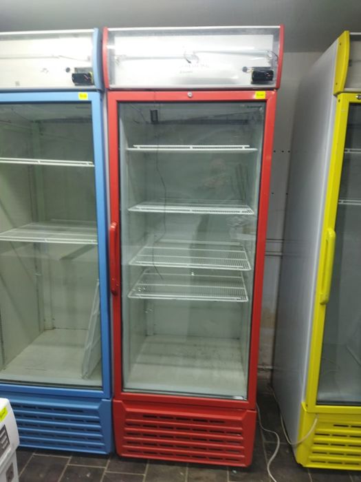 Холодильник стеклянный