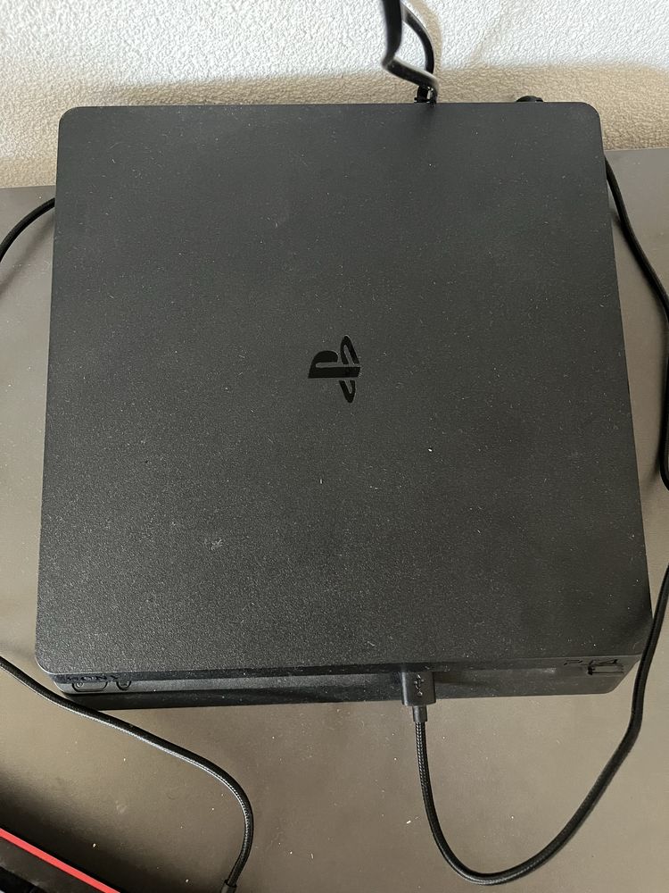 Playstation 4 + ПОДАРЪК