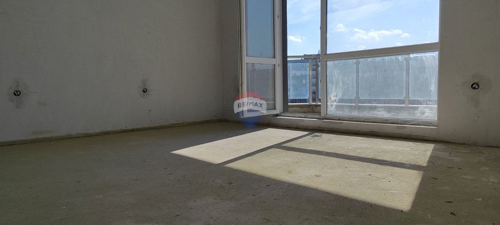 Продава се Двустаен апартамент в Варна, Възраждане 2 - 56 кв.м за 1606 €/кв.м - Снимка #2