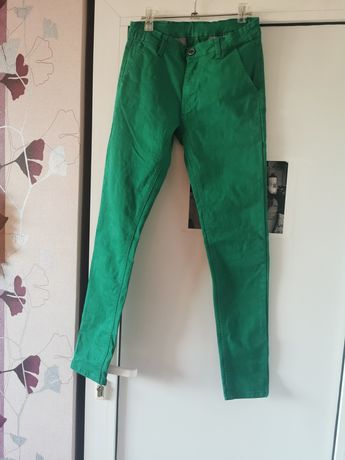 Страхотен зелен панталон за момченце