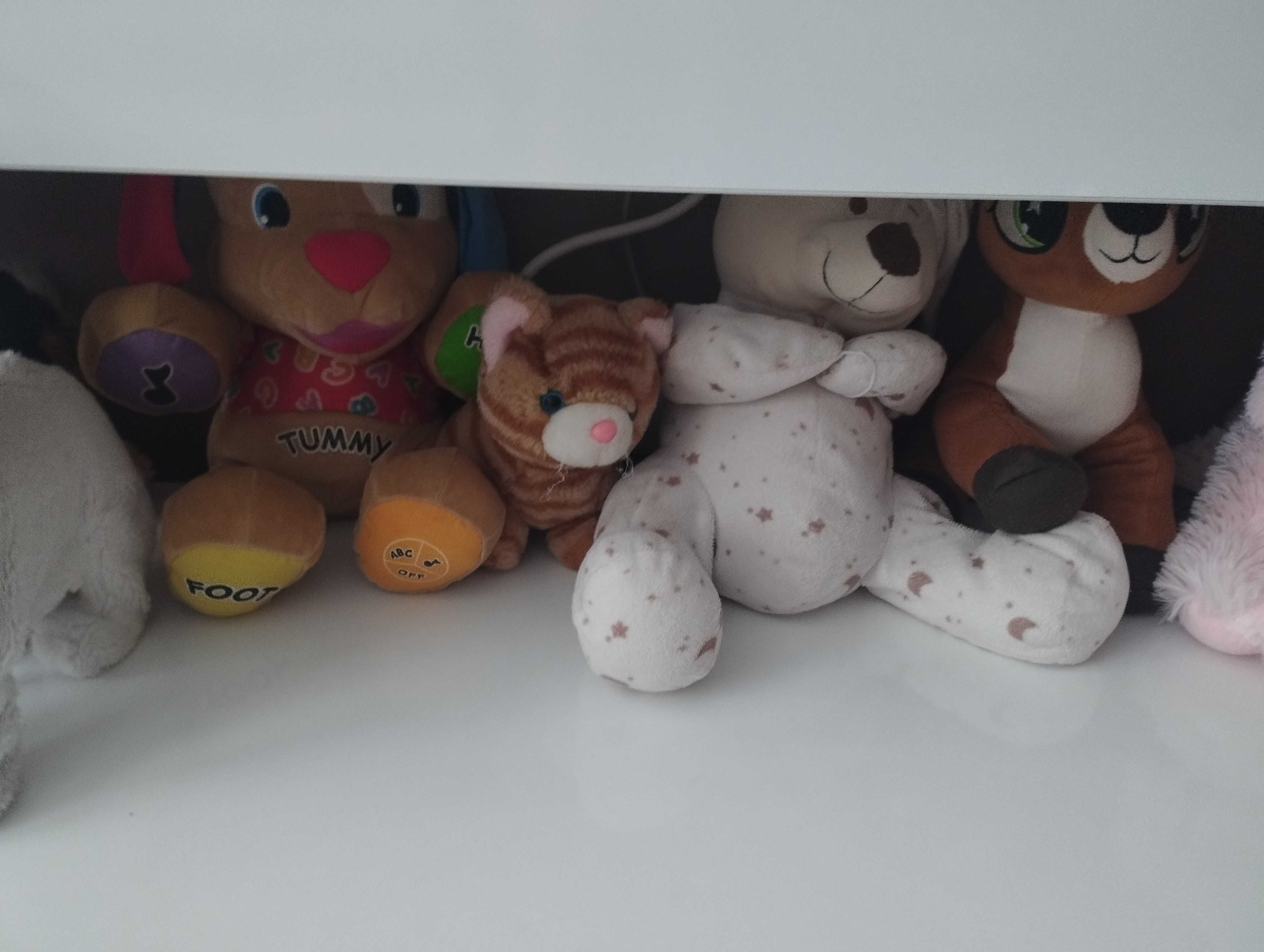 Плюшени и интерактивни играчки