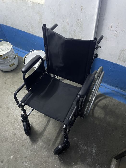 инвалидная коляска