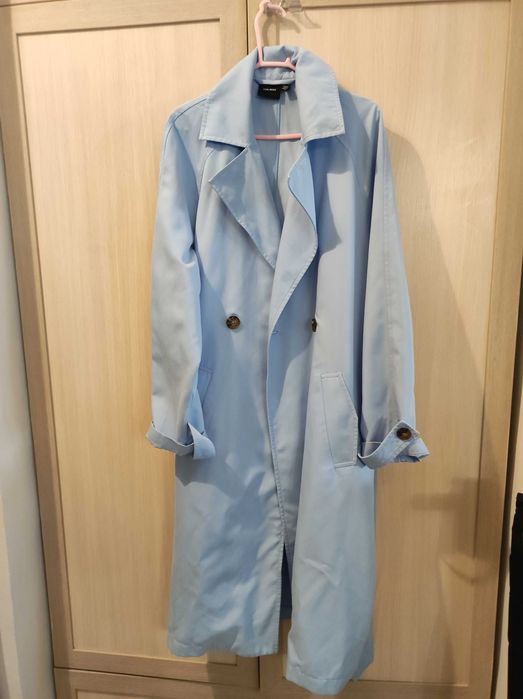 Продавам синъо манто