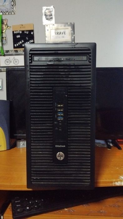 Vând calculator hp  Windows 7