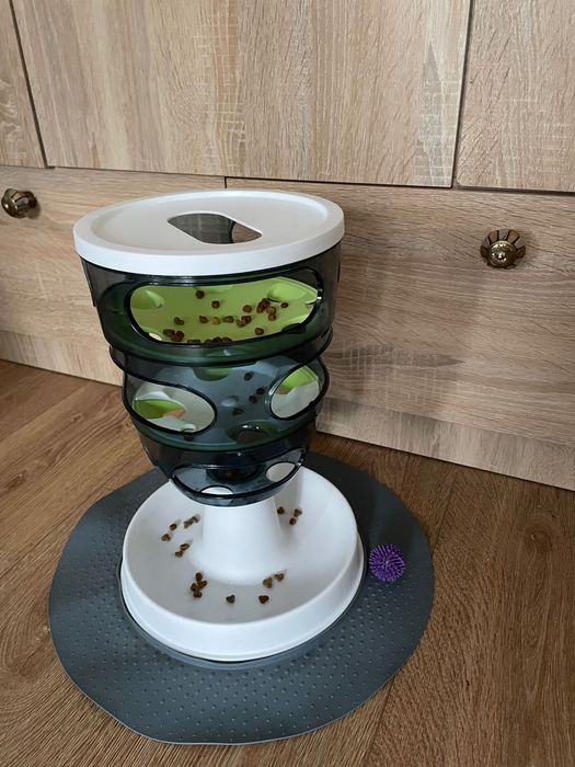 Jucărie pisici stimulează mintea și mănâncă mai putin