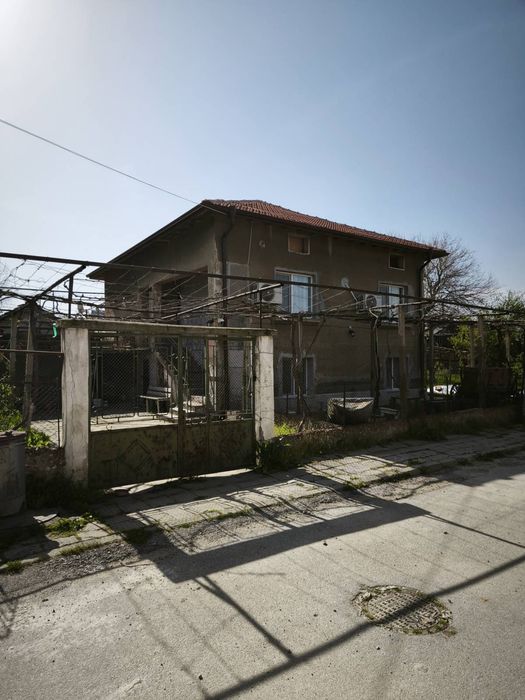 Продавам къщата в село Усойка
