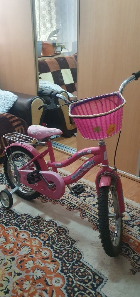 URGENT  Vând bicicleta 6-7 ani