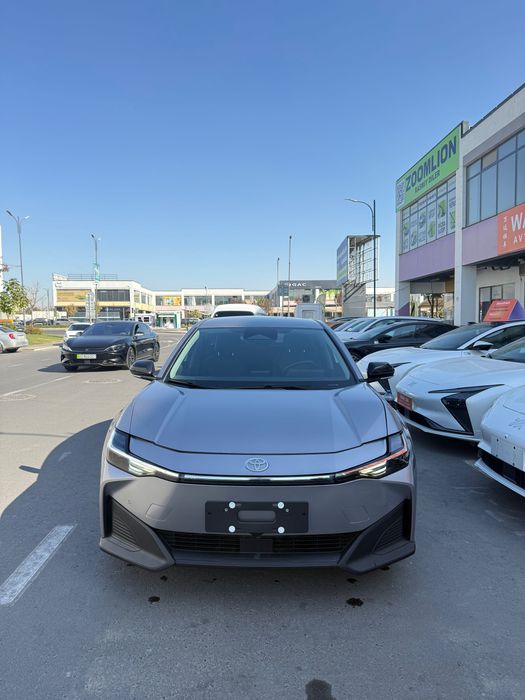 Toyota BZ3 электро