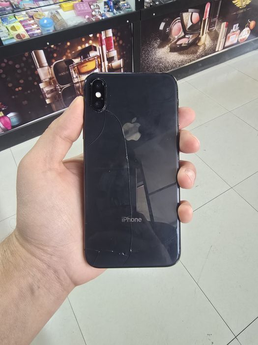 Srochno IPhone X 256g  sotiladi