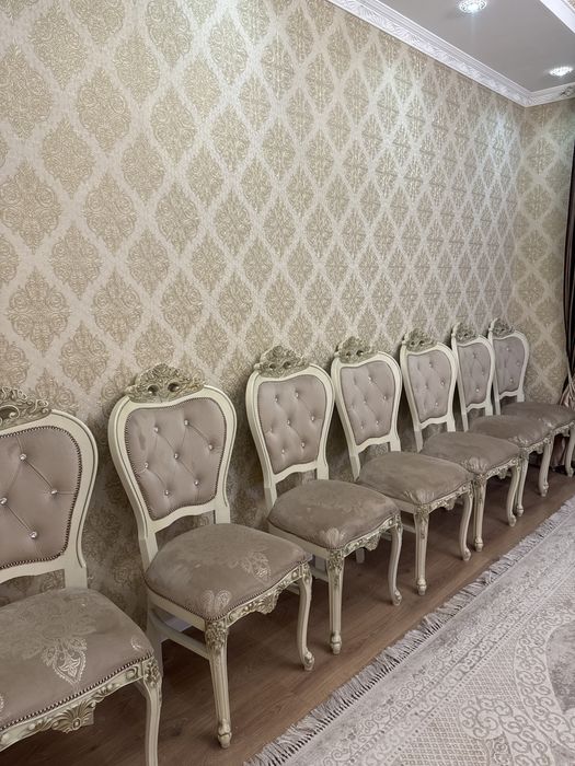 Продам комплект стильных классических стульев - 8 штук