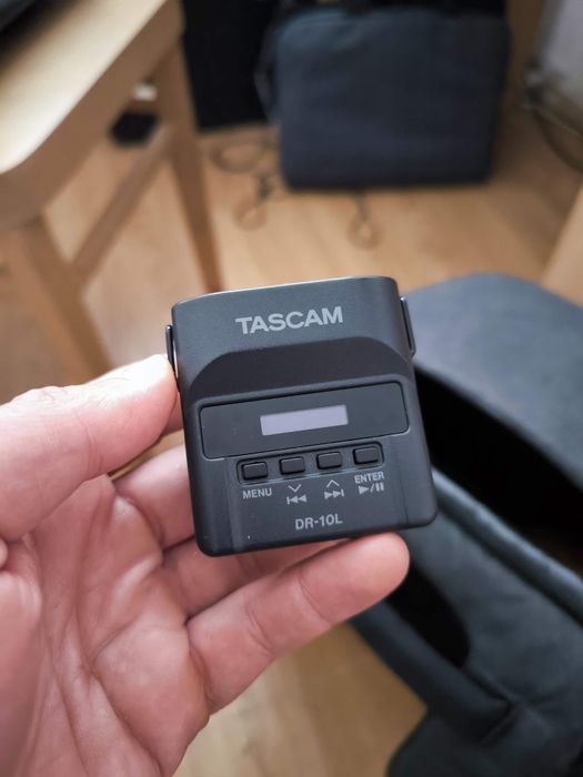 Tascam DR-10L аудио рекордер, микрофон тип брошка