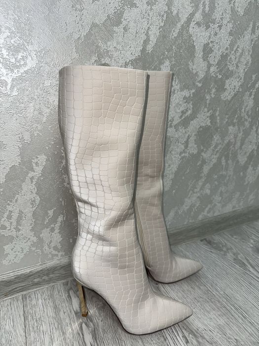 Продам женские сапоги