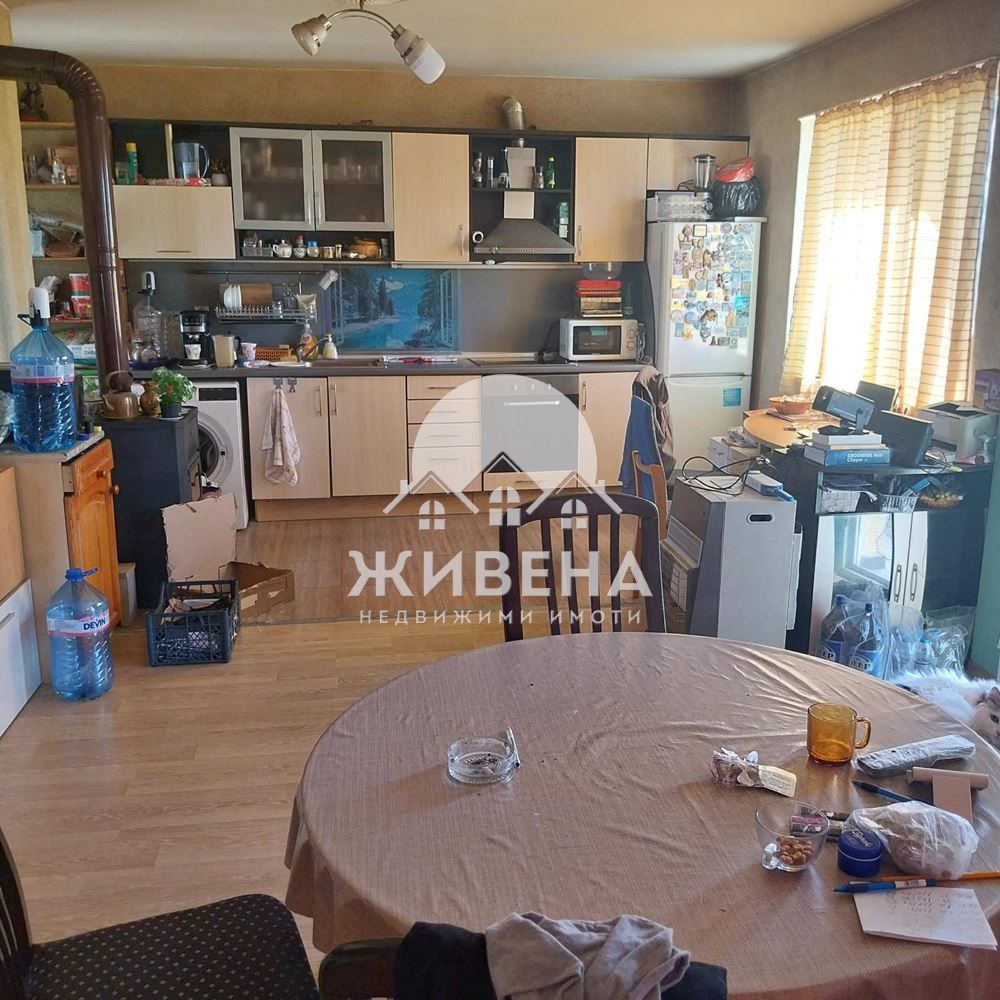 Продавам триетажна къща в с.Куманово, обл. Варна