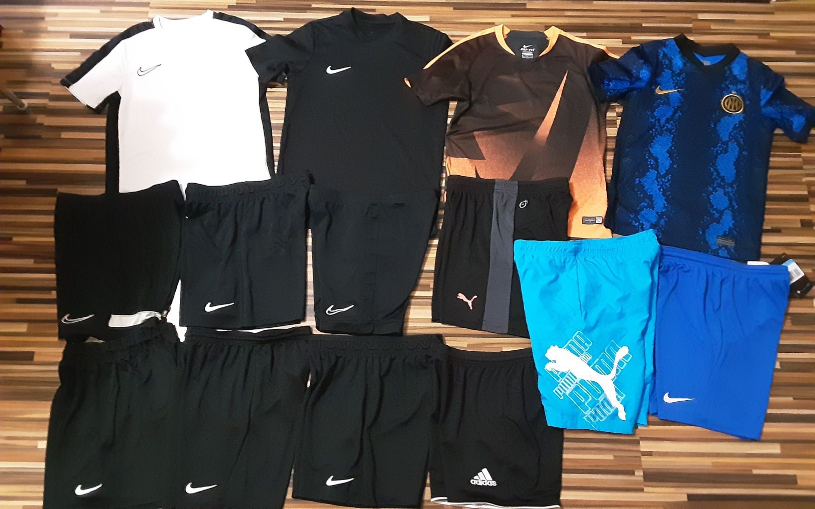 (M 137-147) NIKE оригинални тениски и къси панталони