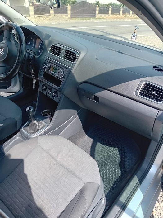 Vând Volkswagen polo