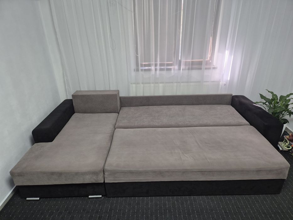 Coltar forma L /stare foarte buna