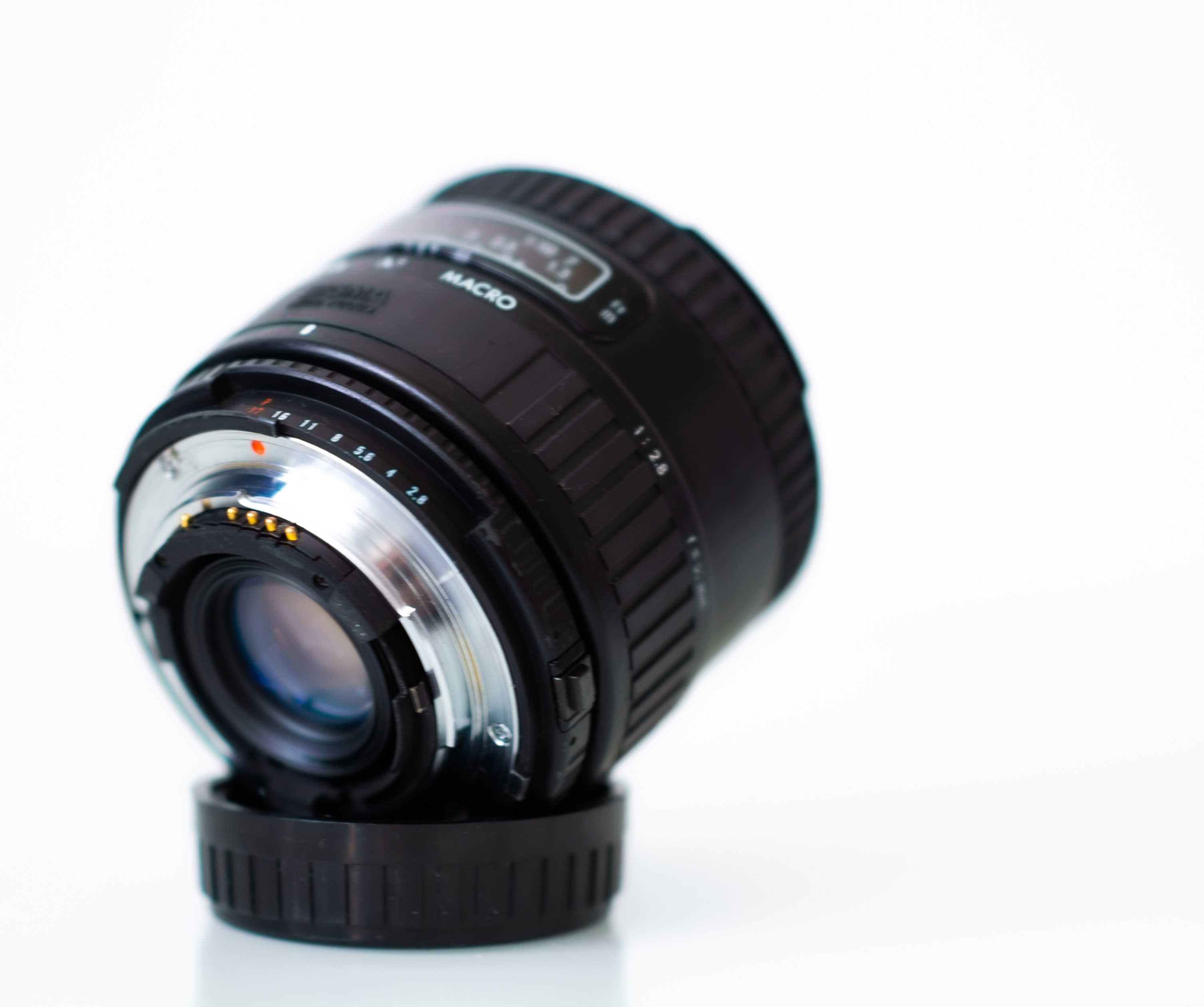 Obiectiv MACRO 1:1 SIGMA 50mm f2.8 EX DG pentru Nikon FX
