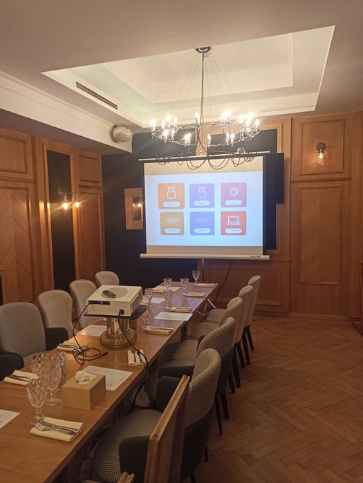 А.Р.Е.Н.Д.А проэктор с полотном с доставкой и установкой А.Р.Е.Н.Д.А п