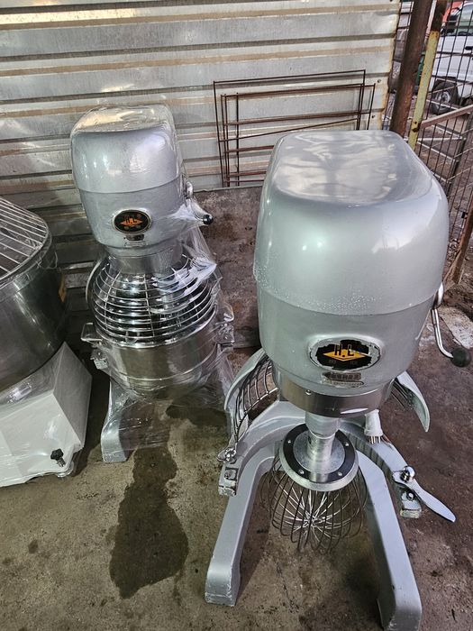 Pishiriq va boshqa turdagi maxsulot uchun mikser