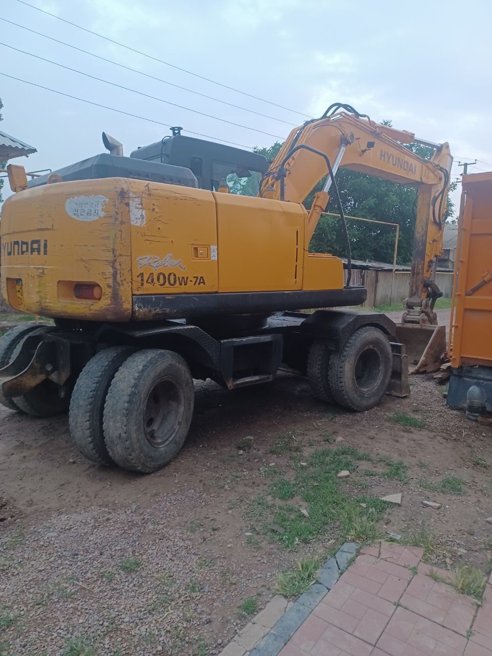 Hyundai 1400 сотилади