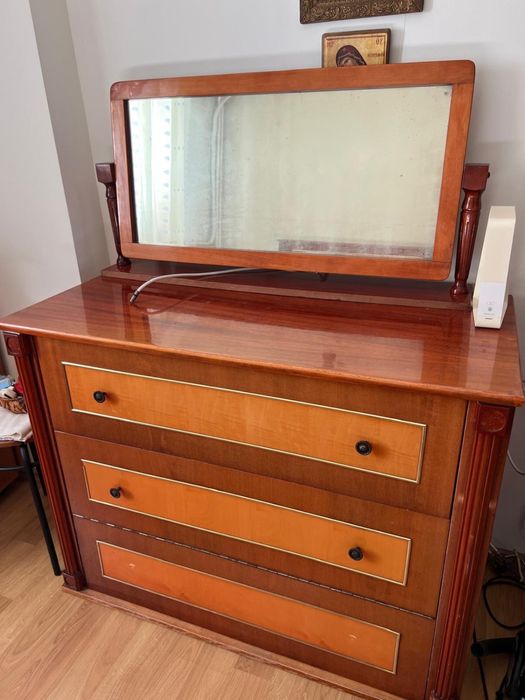 Dormitor lemn lacuit