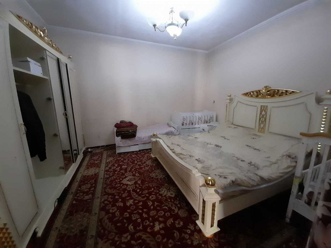 Уй-жой 5 сотых  Чорраха масжиди олдида йул ёкасида 180 000 уе