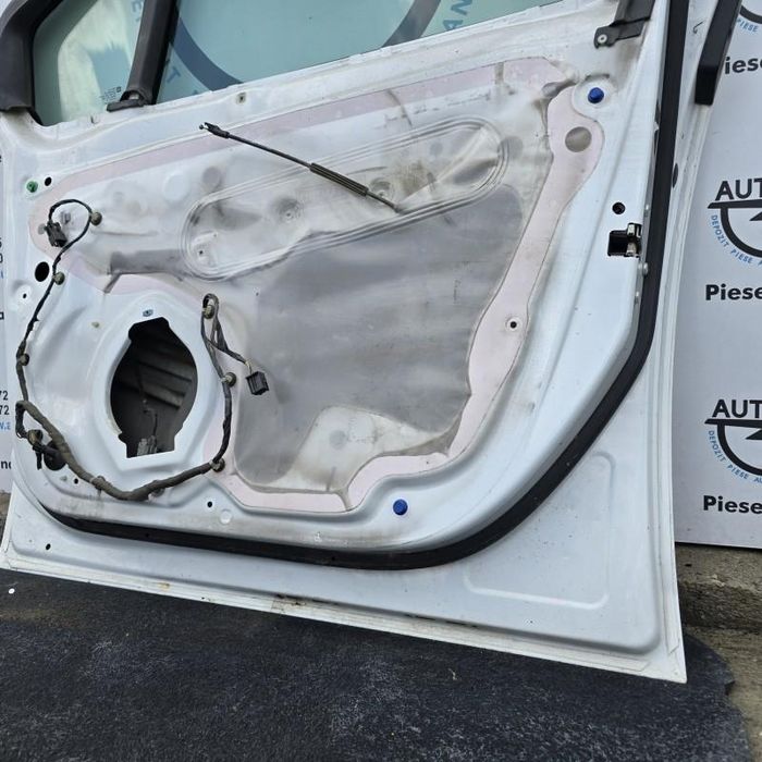 Portiera usa alba Z40R dreapta fata Opel Meriva B