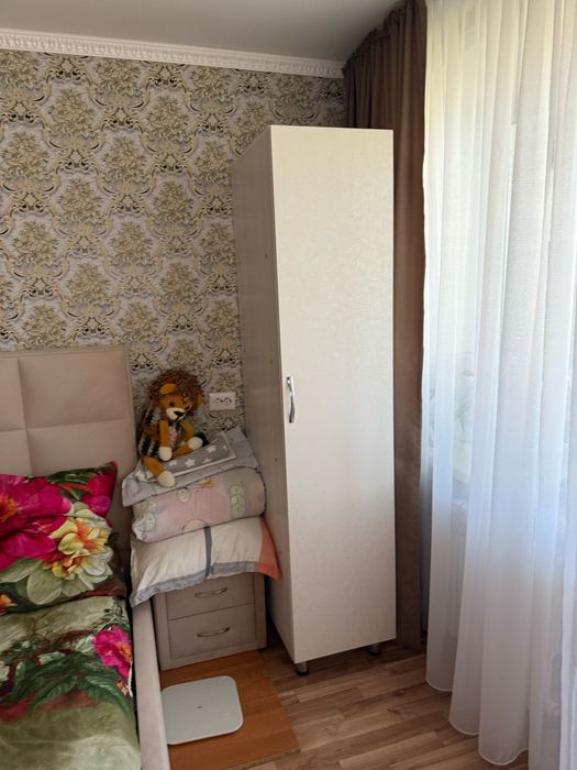 Продам шкаф пенал