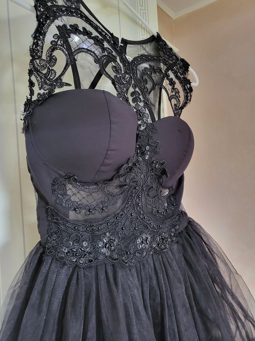 Vând rochii de ocazie