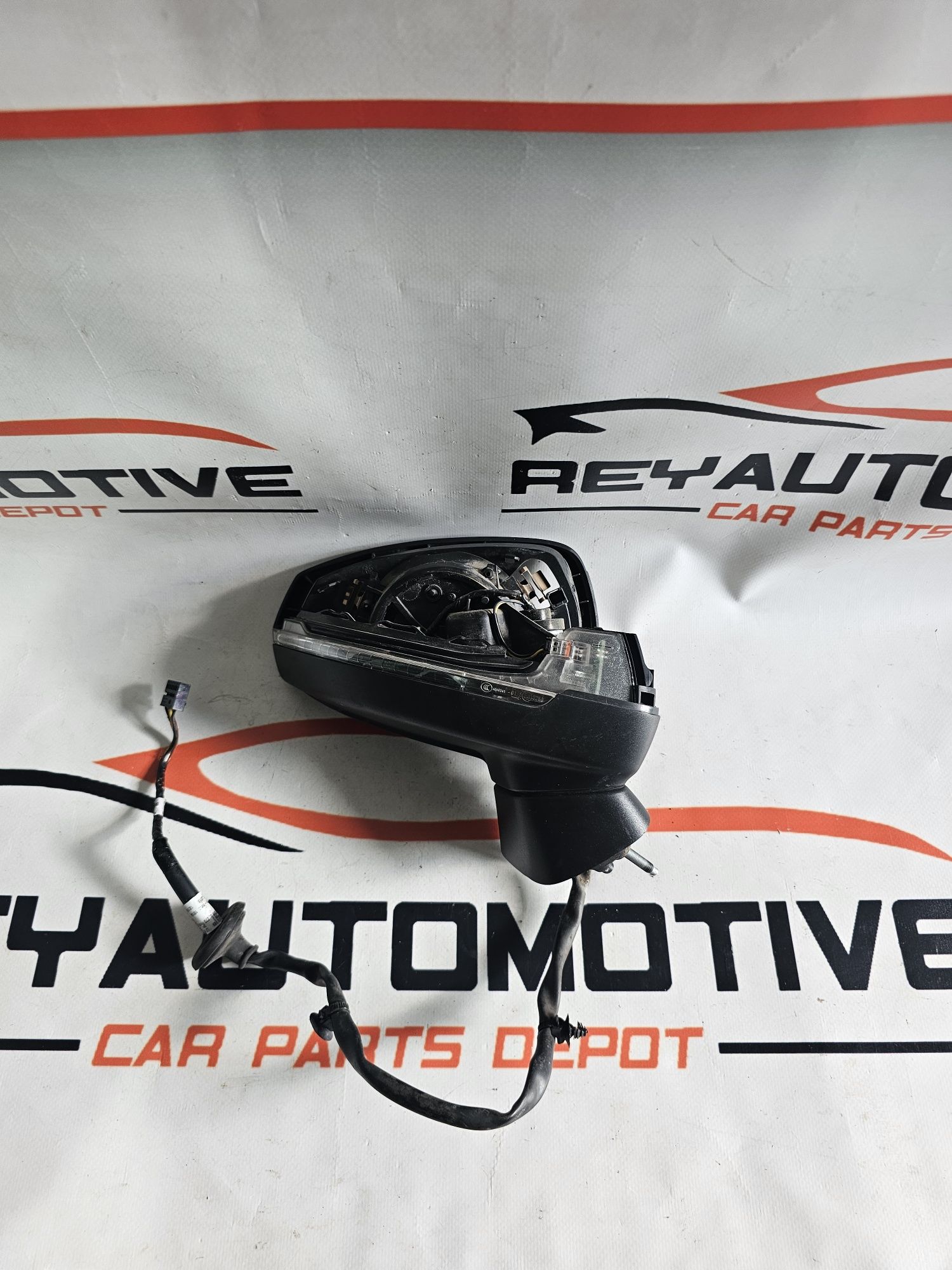 Oglinda dreapta Audi A3 8V dupa 2012 cod 8V5857410