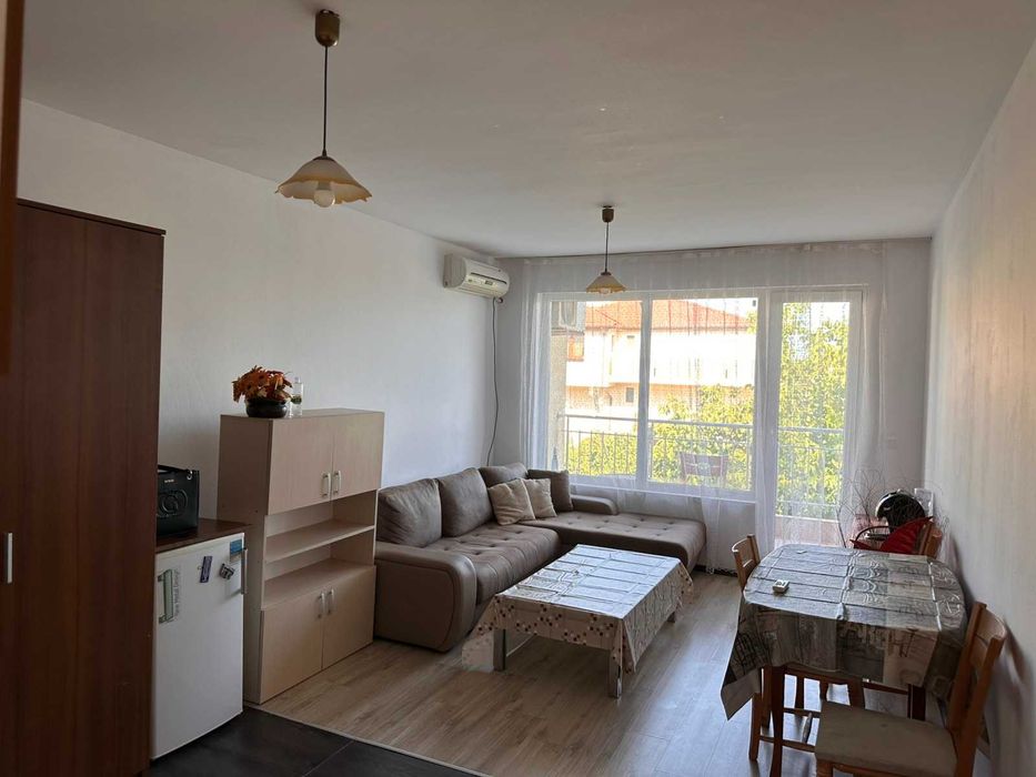 Дава се под наем Двустаен апартамент в Варна, м-т Траката - 65 кв.м за 510 € - Снимка #2