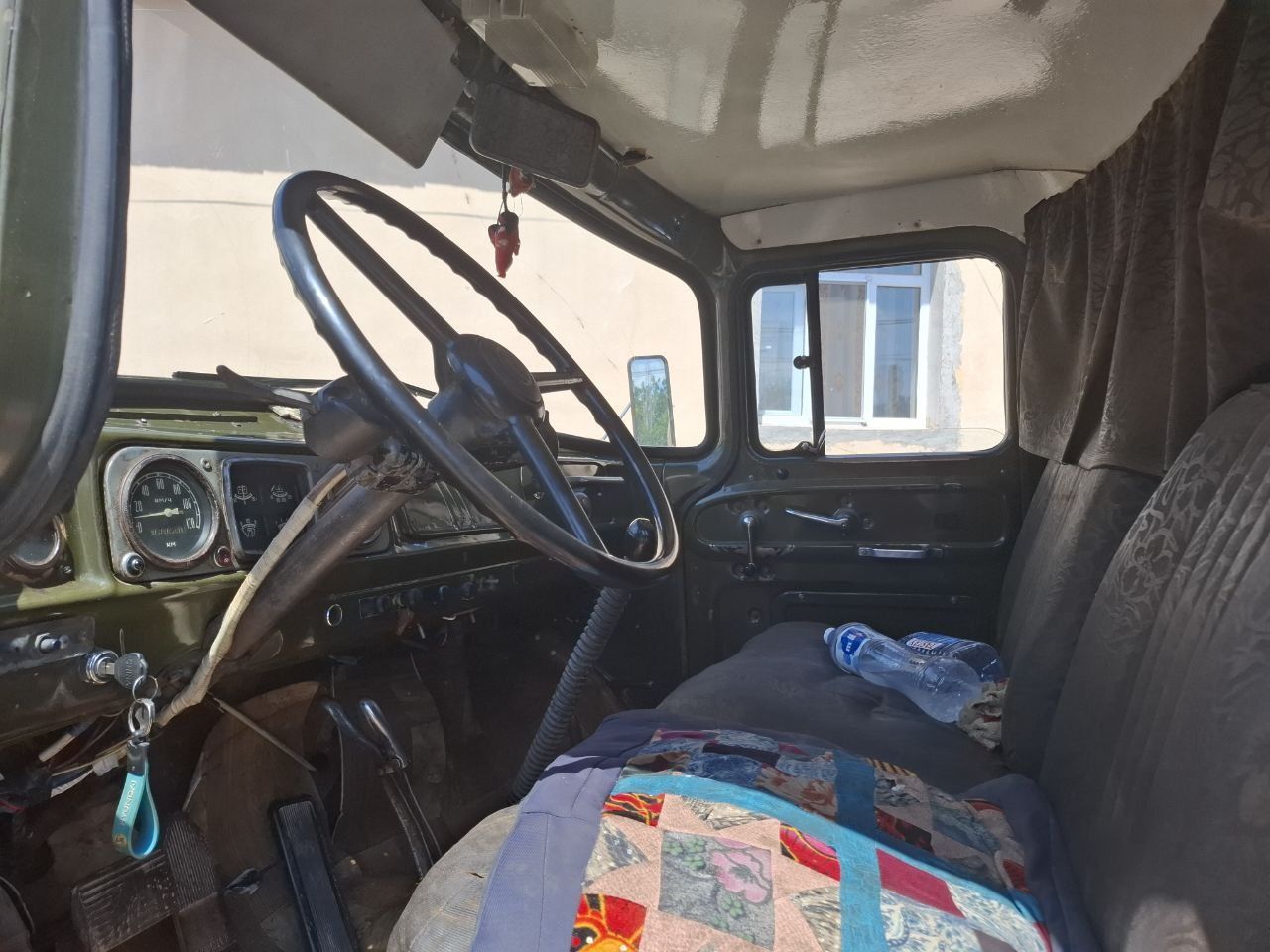 Zil 130 satiladi